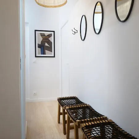 Ideally Located In 15 Apartment