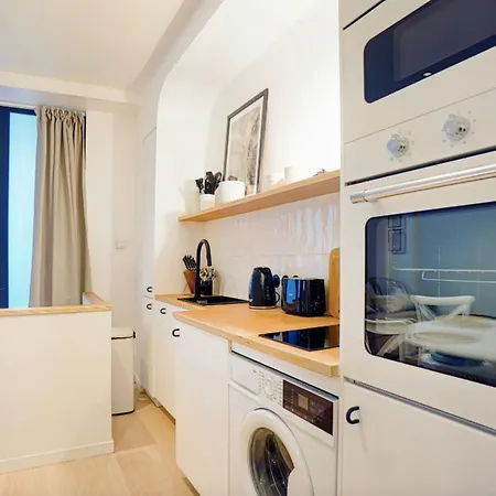 Comfortable And Ideally Located In 15 *