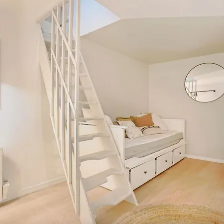 Ideally Located In 15